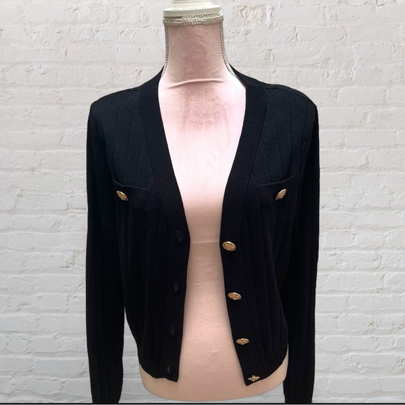 Gemma & Jane Women’s cardigan with gold buttons - Picture 4 of 6